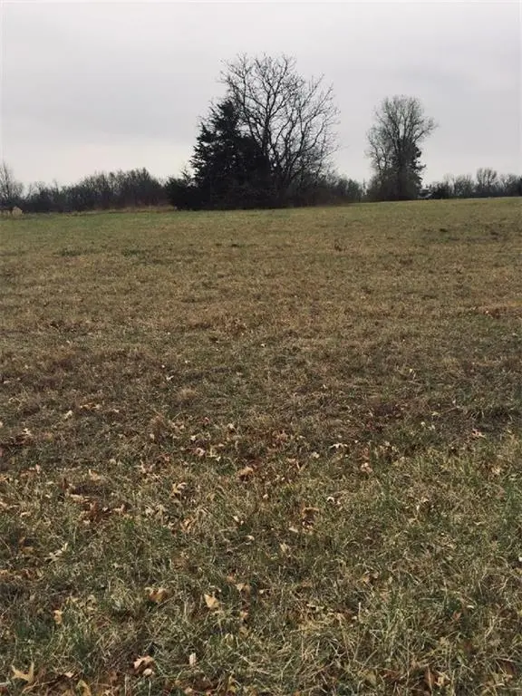 22 Fox Run DR, Mound City, KS 66056