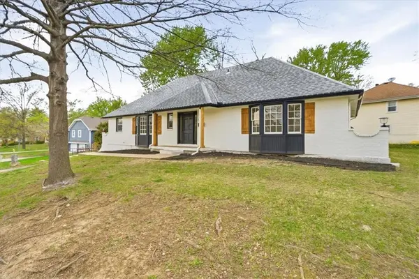 12816 Overhill AVE, Grandview, MO 64030