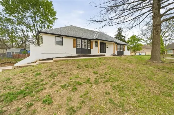 12816 Overhill AVE, Grandview, MO 64030