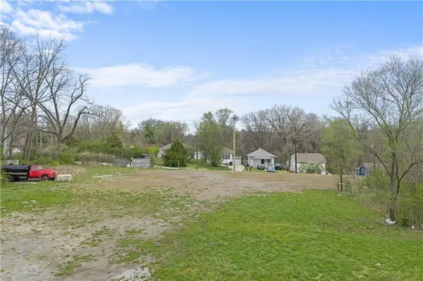 9827 E Independence AVE, Independence, MO 64053