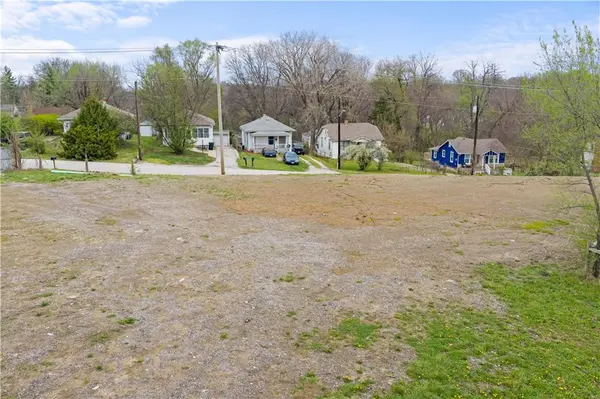 9827 E Independence AVE, Independence, MO 64053
