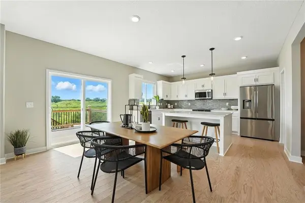 19615 W 195th PL, Spring Hill, KS 66083