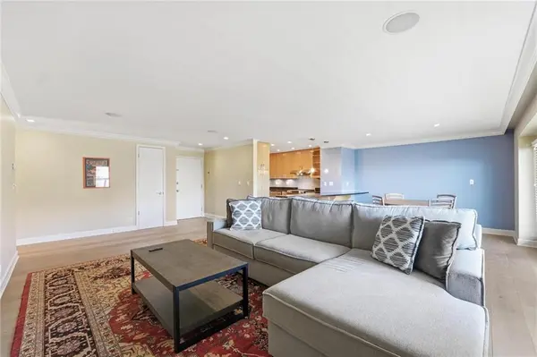 121 W 48th ST #202, Kansas City, MO 64112