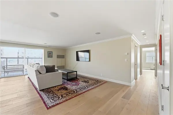 121 W 48th ST #202, Kansas City, MO 64112