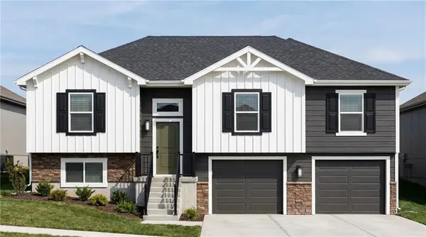 600 Foxglove LN, Raymore, MO 64083