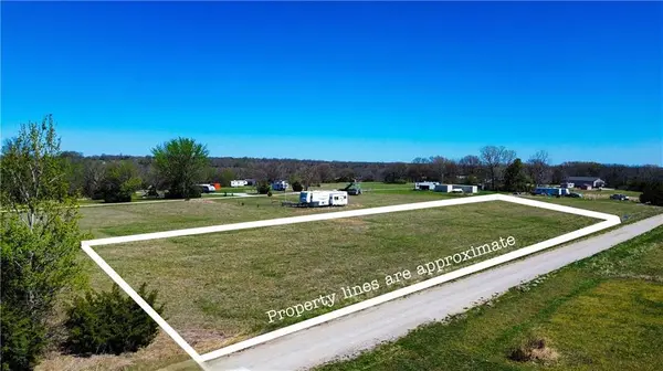 9,13,17,21,25 Badger DR, Mound City, KS 66056