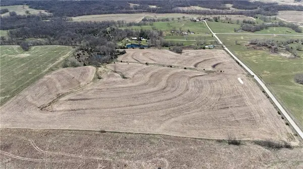 Drake AVE, Pattonsburg, MO 64670