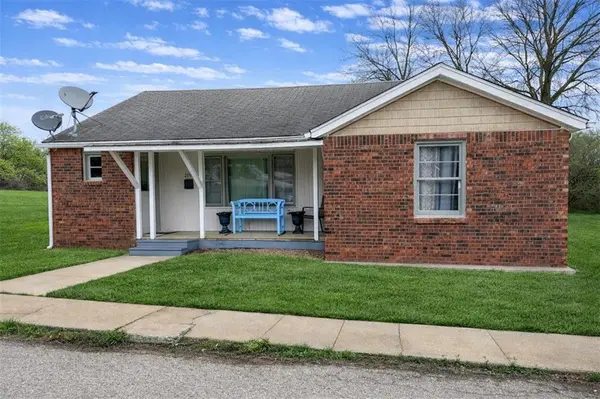 209 S Locust ST, Carrollton, MO 64633