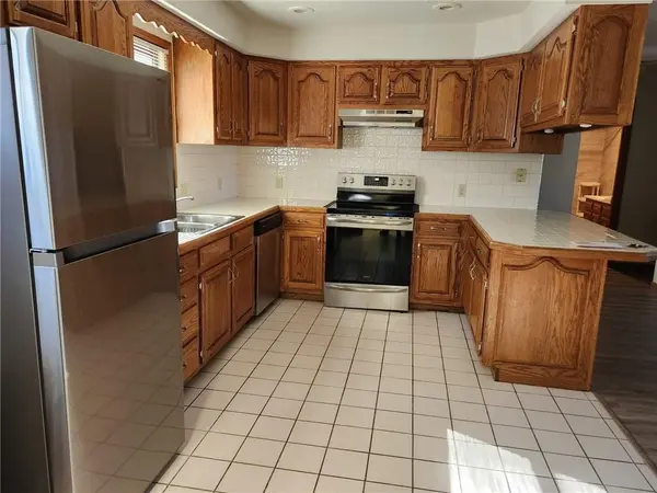 302 E Monroe ST, Pittsburg, KS 66762