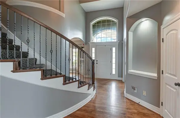 500 NE Woodpark LN, Lee's Summit, MO 64086