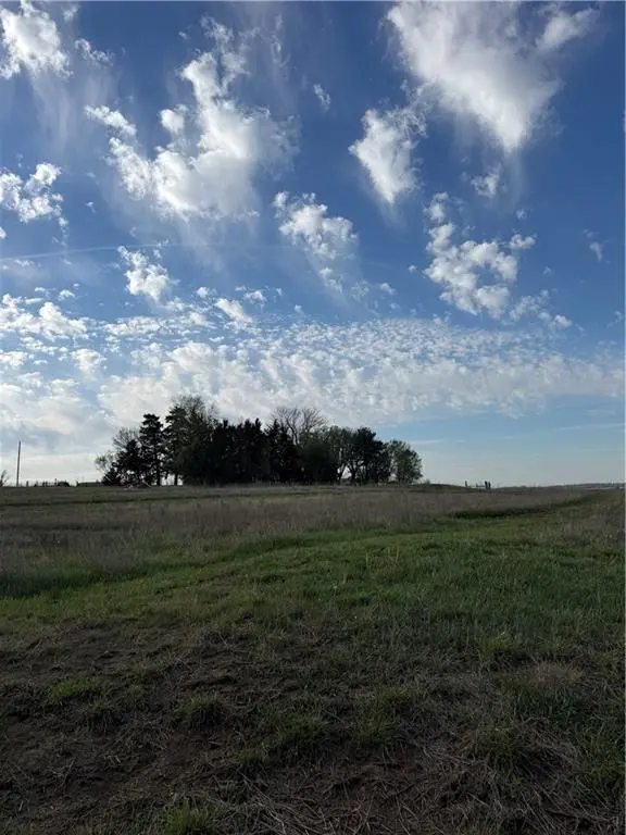 1270 Shetland RD, Burlington, KS 66839