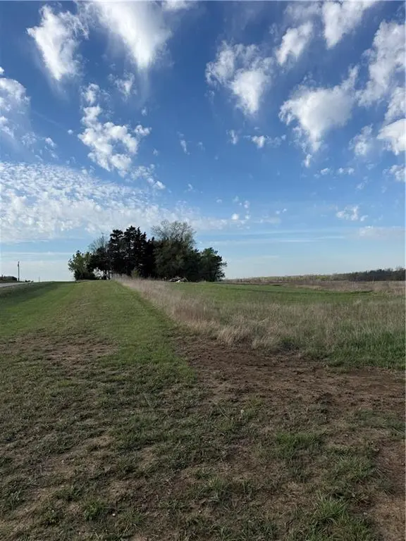 1270 Shetland RD, Burlington, KS 66839