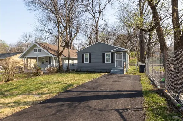 3309 E 69th ST, Kansas City, MO 64132