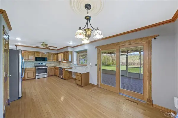 15410 Robinson ST, Overland Park, KS 66223