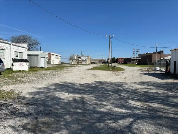 211 W Franklin ST, Richmond, MO 64085