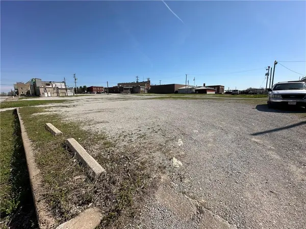 211 W Franklin ST, Richmond, MO 64085