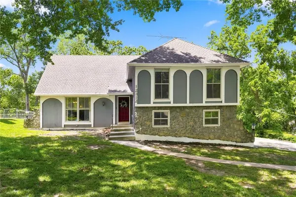 12312 Askew DR, Grandview, MO 64030