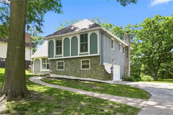 12312 Askew DR, Grandview, MO 64030