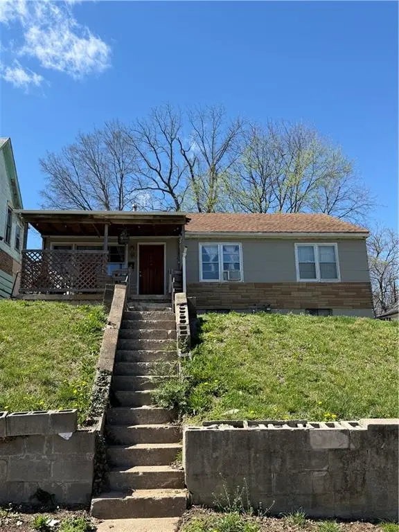 340 N Topping AVE, Kansas City, MO 64123