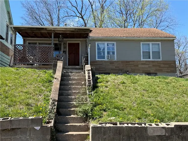 340 N Topping AVE, Kansas City, MO 64123