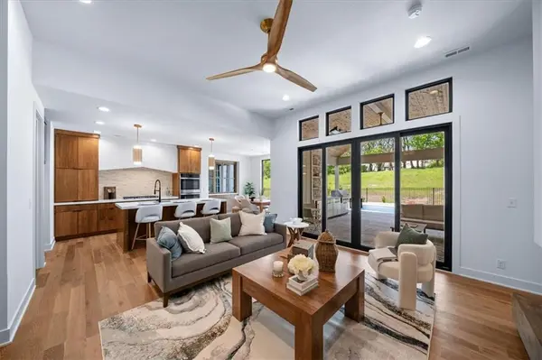 2124 SW Wheatfield DR, Lee's Summit, MO 64082