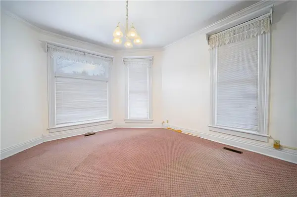 610 N 8th ST, St Joseph, MO 64501