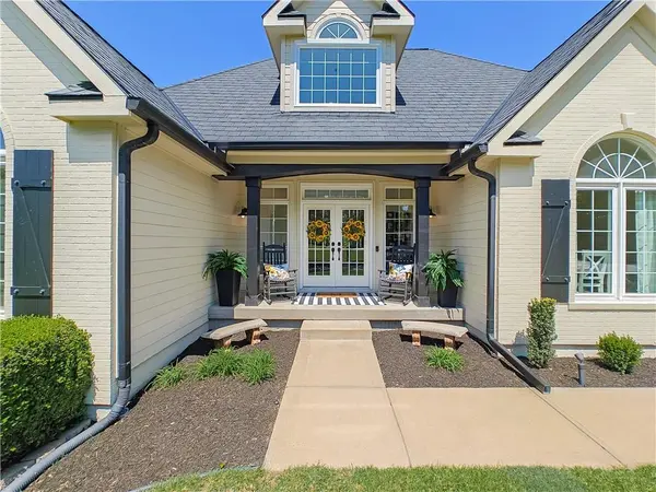 31600 W 115TH ST, Olathe, KS 66061