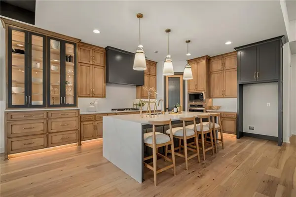 11535 S Sunray DR, Olathe, KS 66061