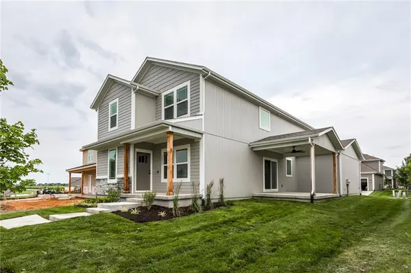 16827 W 164th TER, Olathe, KS 66062
