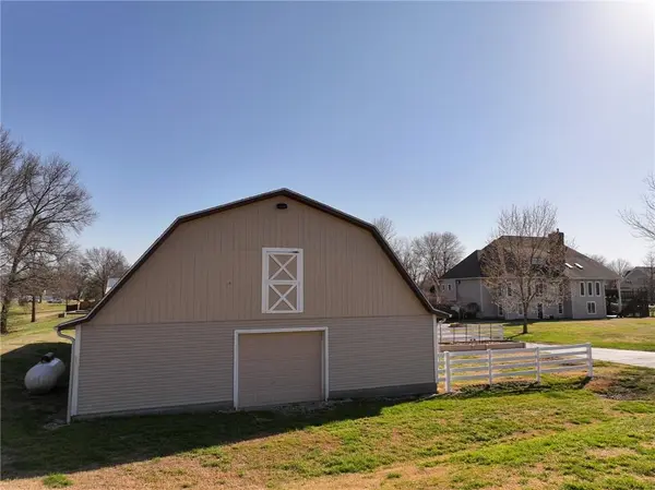 304 Reavley DR, Lamar, MO 64759