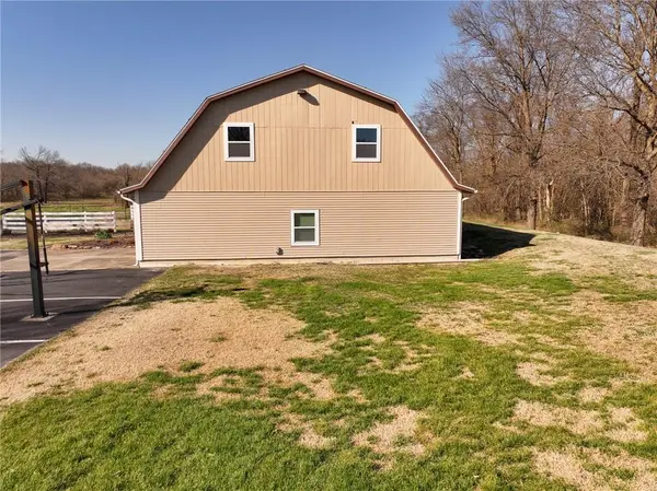 304 Reavley DR, Lamar, MO 64759