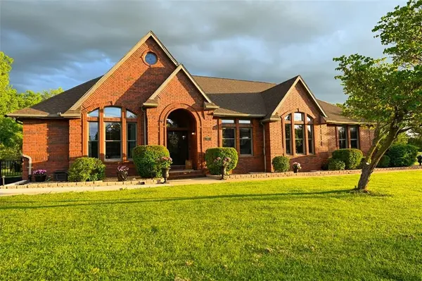 1 Shamrock DR, Lamar, MO 64759