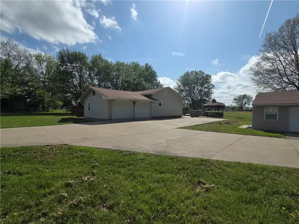129 NW 251st RD, Clinton, MO 64735