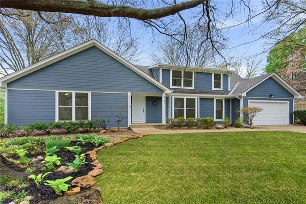 2121 W 120th ST, Leawood, KS 66209