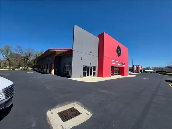 16400 East 23rd ST, Independence, MO 64055
