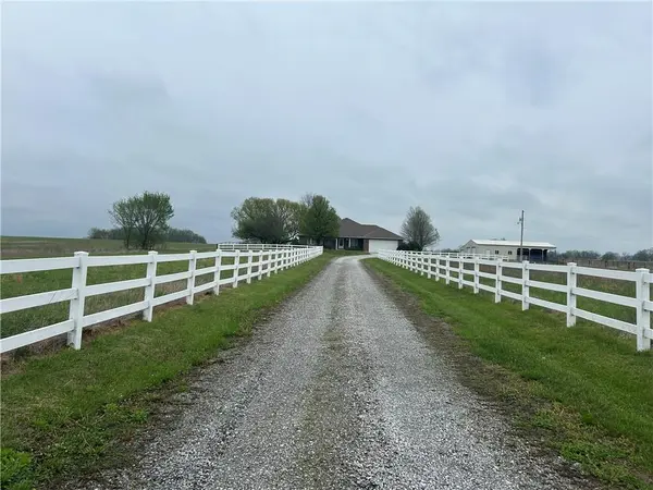 1379 NW M HWY, Clinton, MO 64735
