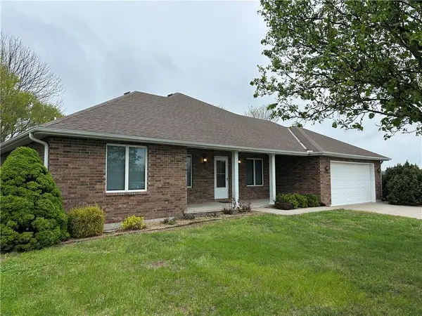 1379 NW M HWY, Clinton, MO 64735