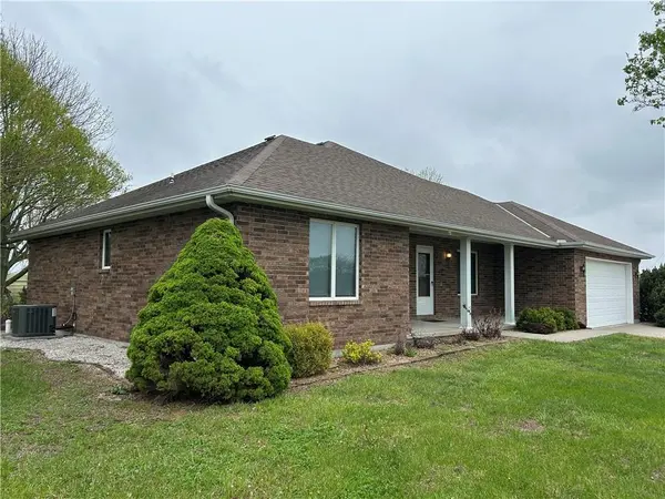 1379 NW M HWY, Clinton, MO 64735
