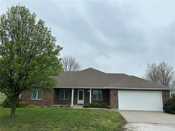 1379 NW M HWY, Clinton, MO 64735