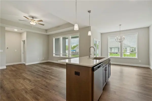 12424 S Redwood ST, Lee's Summit, MO 64086