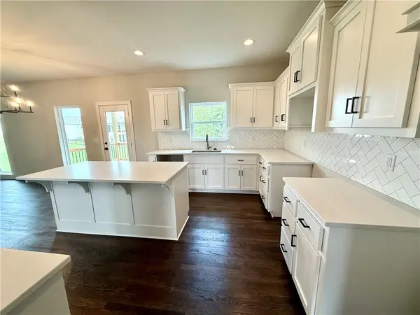 6114 NE 118th ST, Kansas City, MO 64156