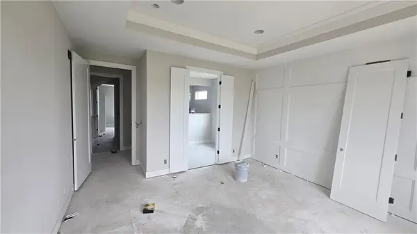 12207 W 184 TER, Overland Park, KS 66013