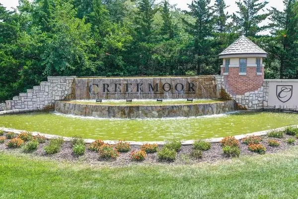 814 Glenn CIR, Raymore, MO 64083