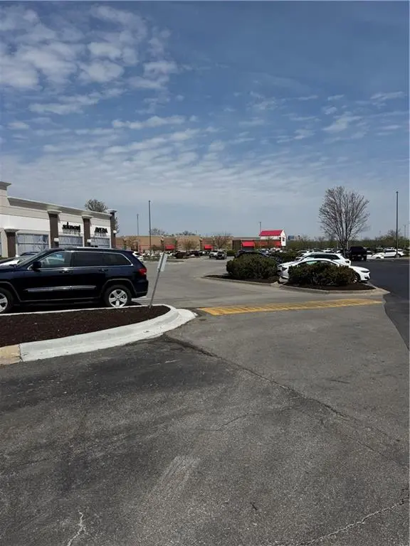 18920 E Valley View, unit H Pkwy, Independence, MO 64055