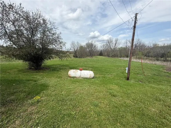 13371 Ks Highway 7 HWY, Mound City, KS 66056