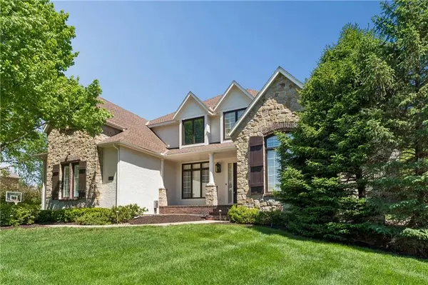 13917 Mastin ST, Overland Park, KS 66213