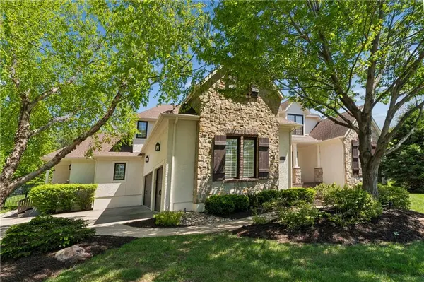 13917 Mastin ST, Overland Park, KS 66213