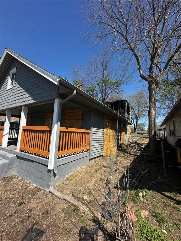 505 Wallace AVE, Kansas City, MO 64125