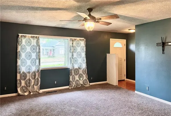 419 W 8th ST, Fort Scott, KS 66701