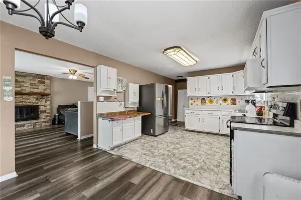 5849 Auburn RD, Topeka, KS 66610
